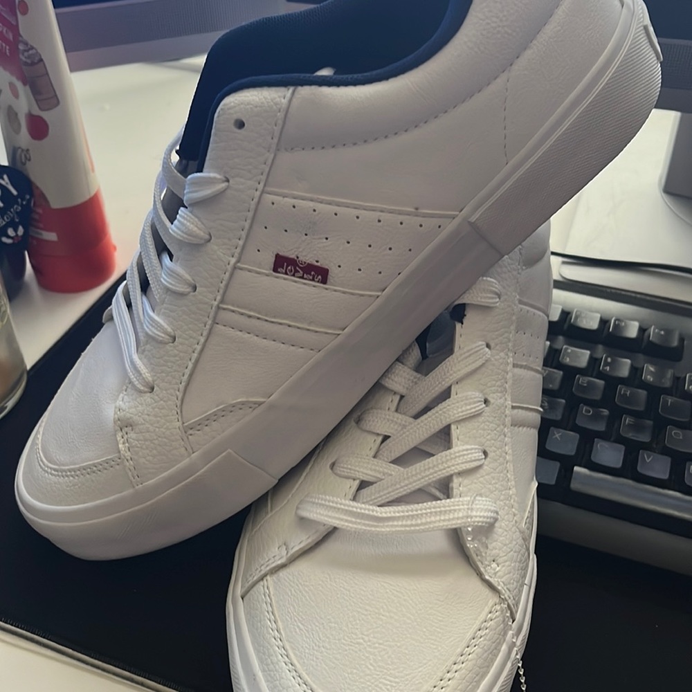 Mens Shoes Levi’s - brand new size 10 white